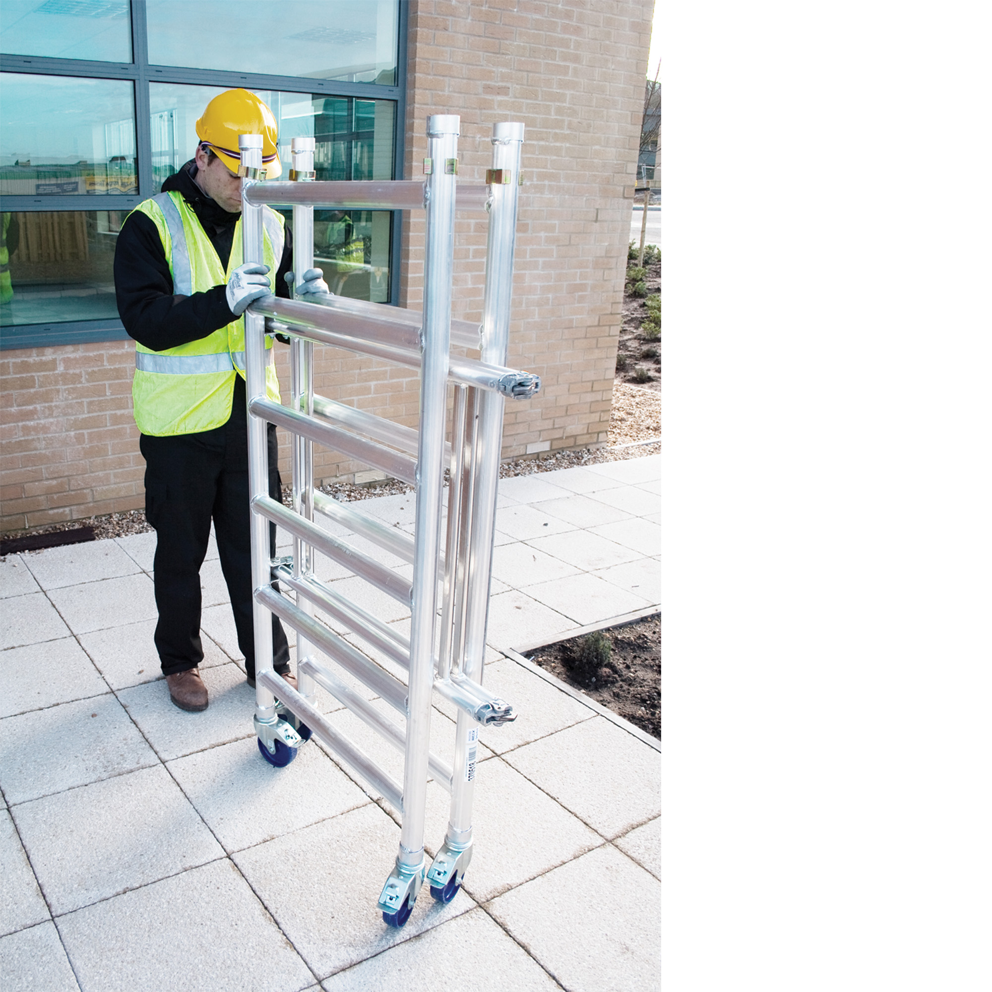 Youngman Minimax Base Pack 2.6m WH - laddersandmore.co.uk